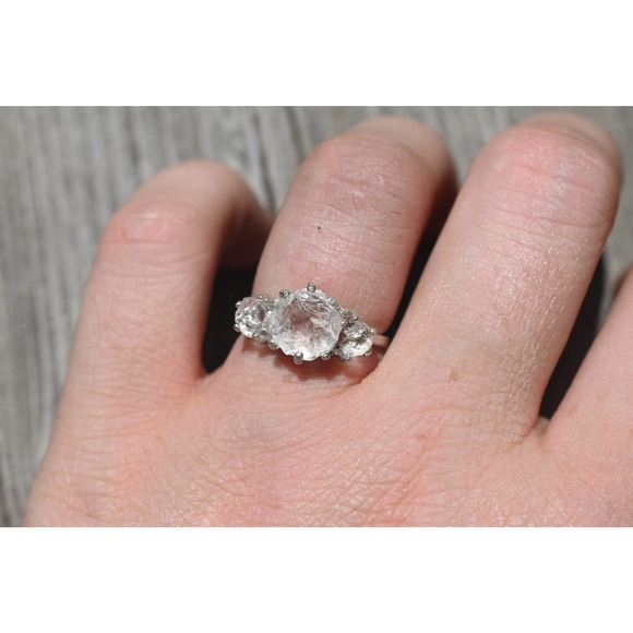 Round Engagement ring, raw diamond ring, natural stone ring, alternative - Picture 1 of 5
